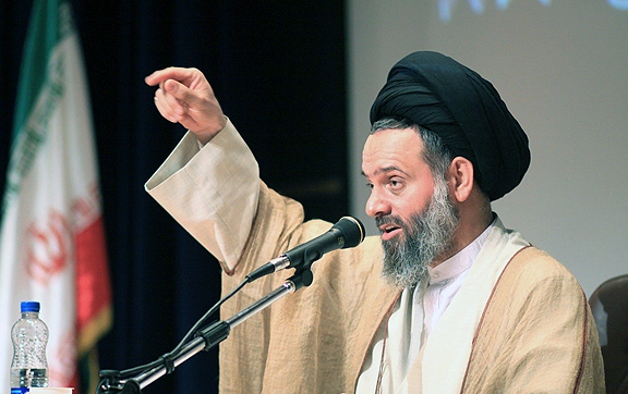 آیت الله حسینی بوشهری: نباید از فعالیت های دشمنان اسلام و اهل بیت (ع) غافل باشیم