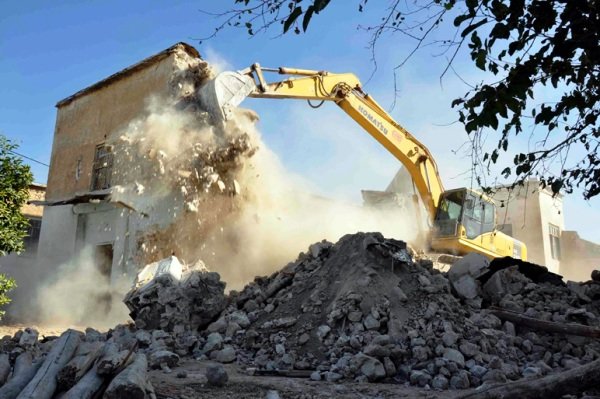 یک خانه قاجاری در کازرون را ویران کردند