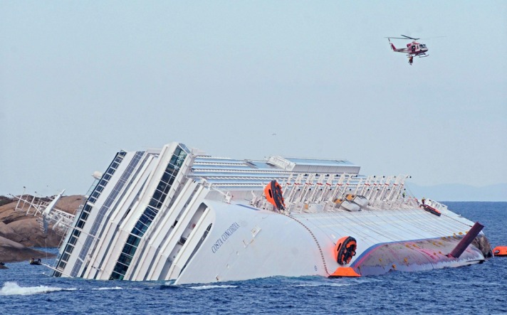 غرق کشتی مسافربری در چین با ۴۰۰ مسافر