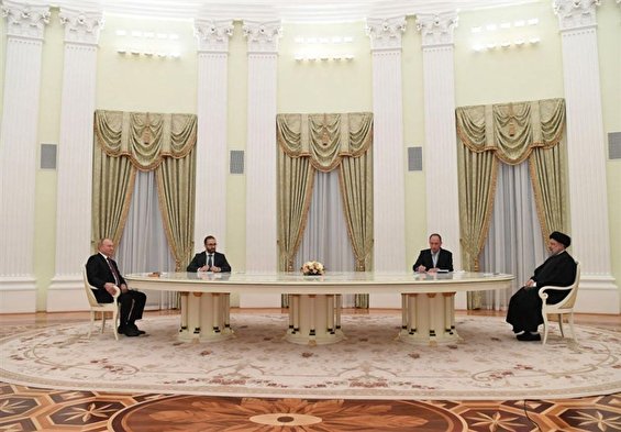رئیسی در دیدار با پوتین: هیچ محدودیتی برای گسترش و توسعه روابط با روسیه نداریم