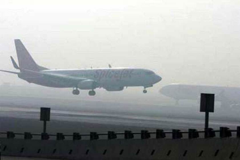 مه شدید تمامی پروازهای فرودگاه اهواز را لغو کرد