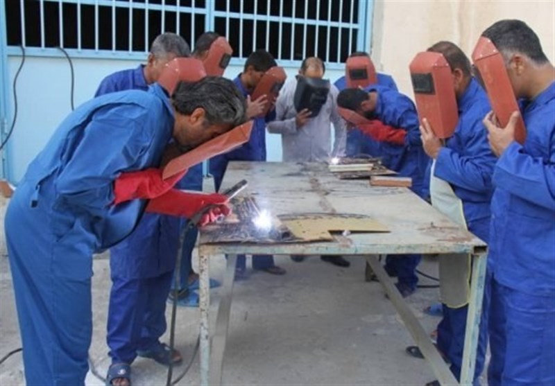 ۱۲۰ هزار نفر ساعت آموزش مهارتی در زندان‌های استان بوشهر ارائه می‌شود