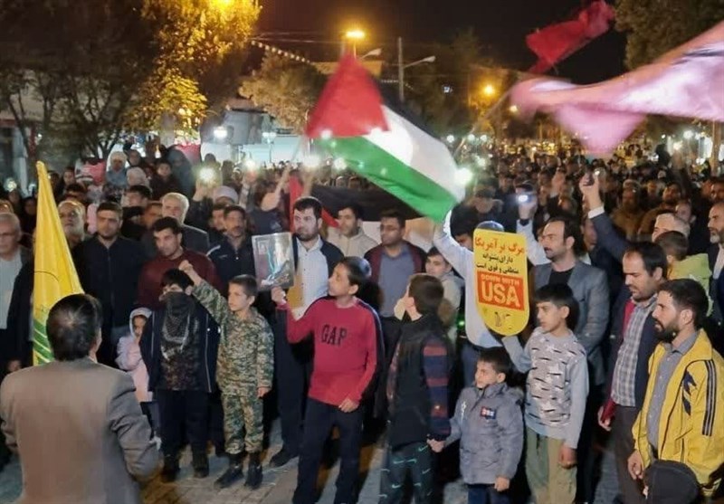 تجمع شبانه اراکی‌ها در حمایت از مظلومین غزه/ انتقاد مردم از سکوت مجامع بین‌المللی